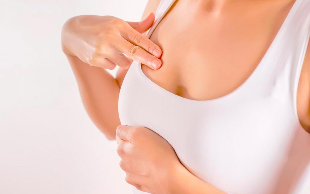 ¿Cuándo se ablanda el pecho tras una mamoplastia?