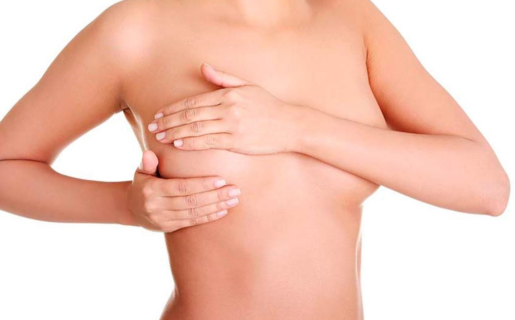 ¿Cuándo se ablanda el pecho tras una mamoplastia?